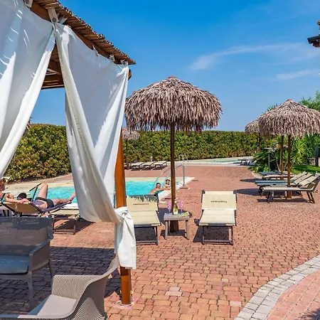 Bertoletta Village Апартаменти *